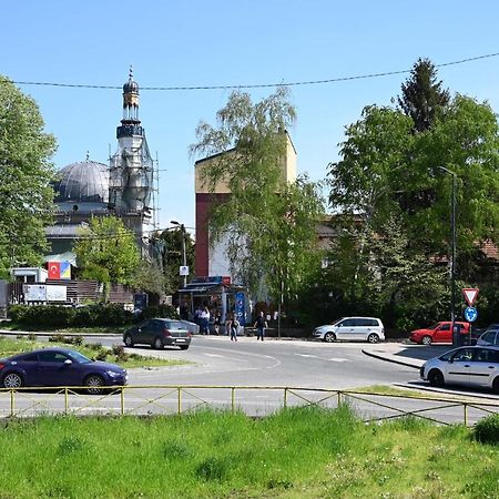 Elem Apartmani Skver Тузла Экстерьер фото