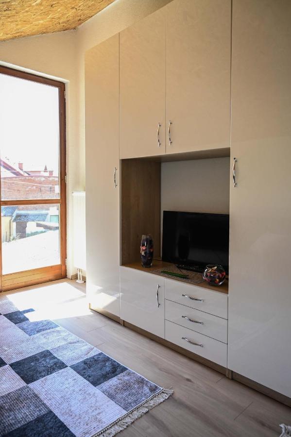 Elem Apartmani Skver Тузла Экстерьер фото