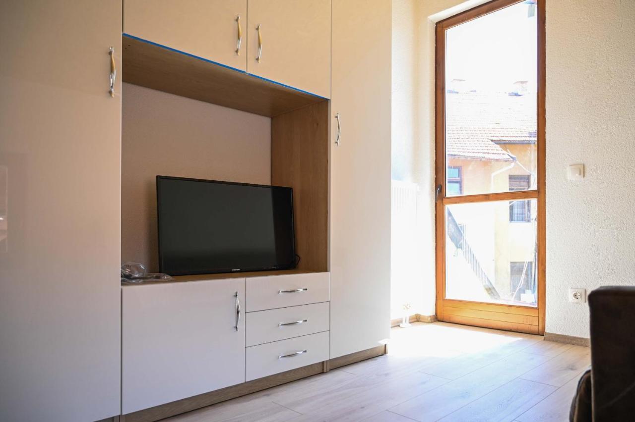 Elem Apartmani Skver Тузла Экстерьер фото